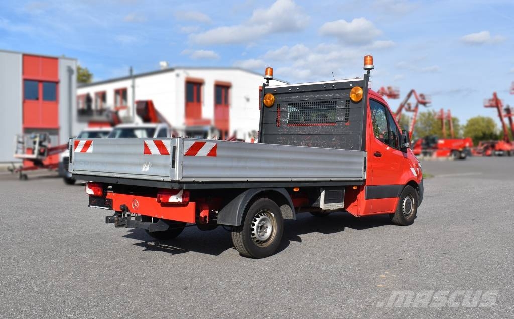 Mercedes-Benz Sprinter Pritsche 皮卡.傳統半斗卡車/側卸板
