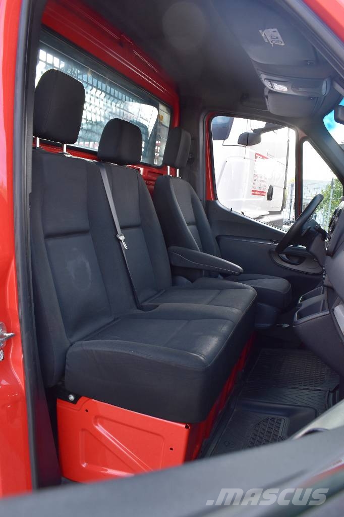 Mercedes-Benz Sprinter Pritsche 皮卡.傳統半斗卡車/側卸板