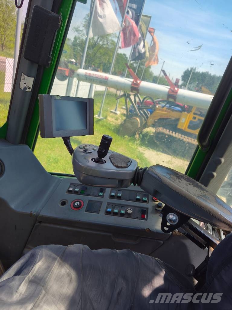  FORWARDERA JOHN DEERE 810 JOHN DEERE 810 Kihordók