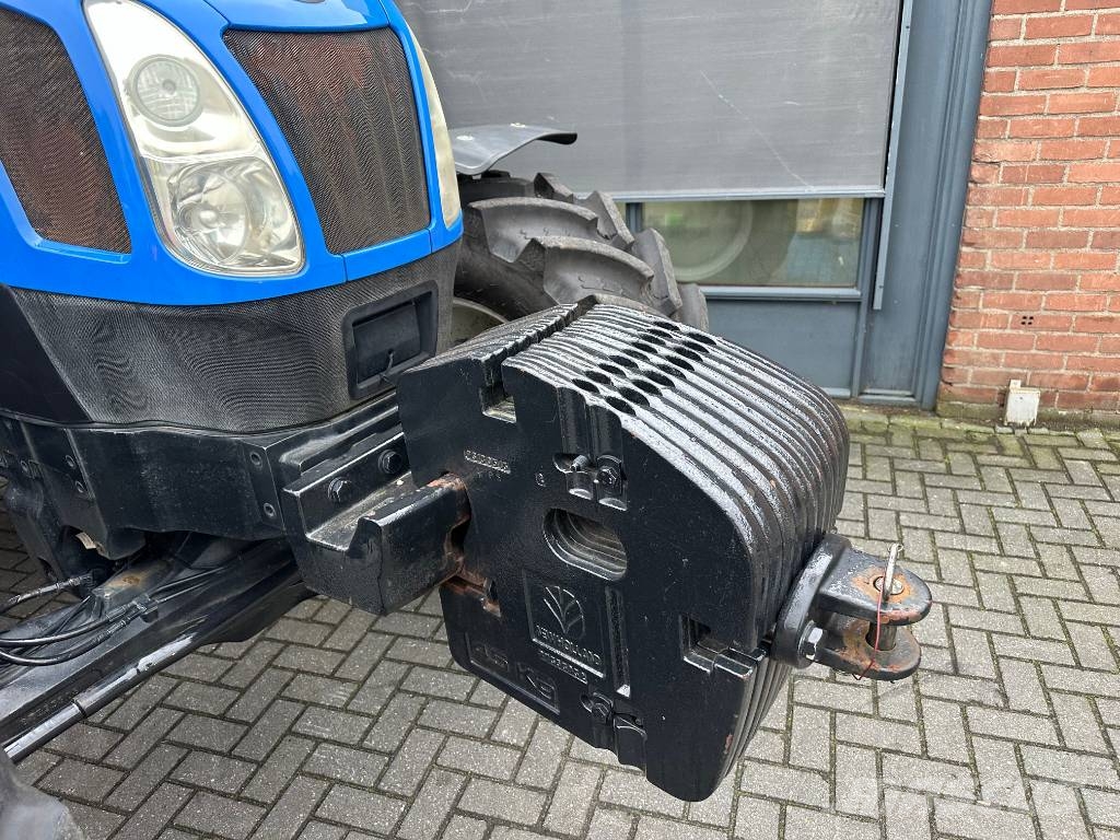 New Holland T 6.150 EC トラクター