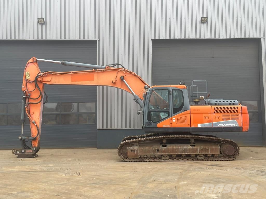 Doosan DX255LC-5 Bagri goseničarji