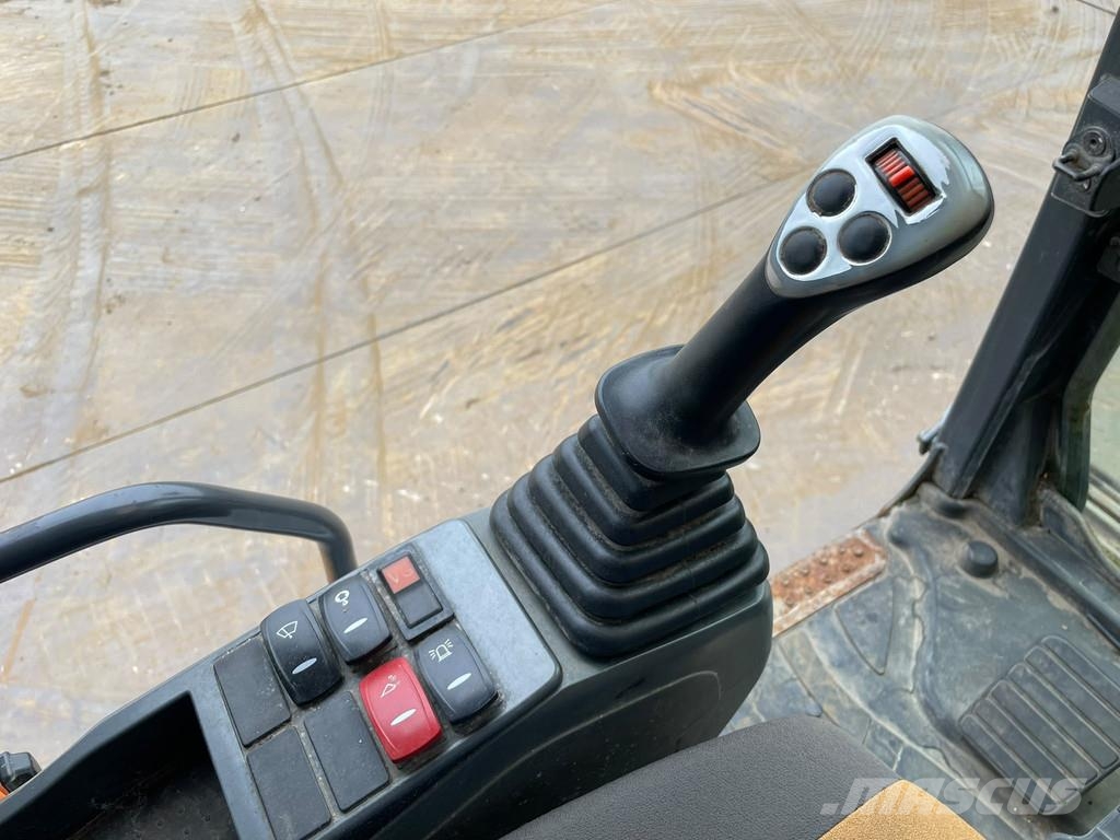 Doosan DX255LC-5 Bagri goseničarji
