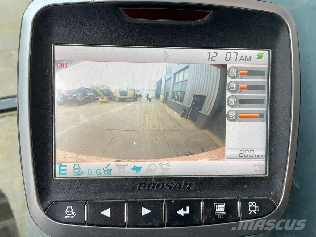 Doosan DX255LC-5 Bagri goseničarji