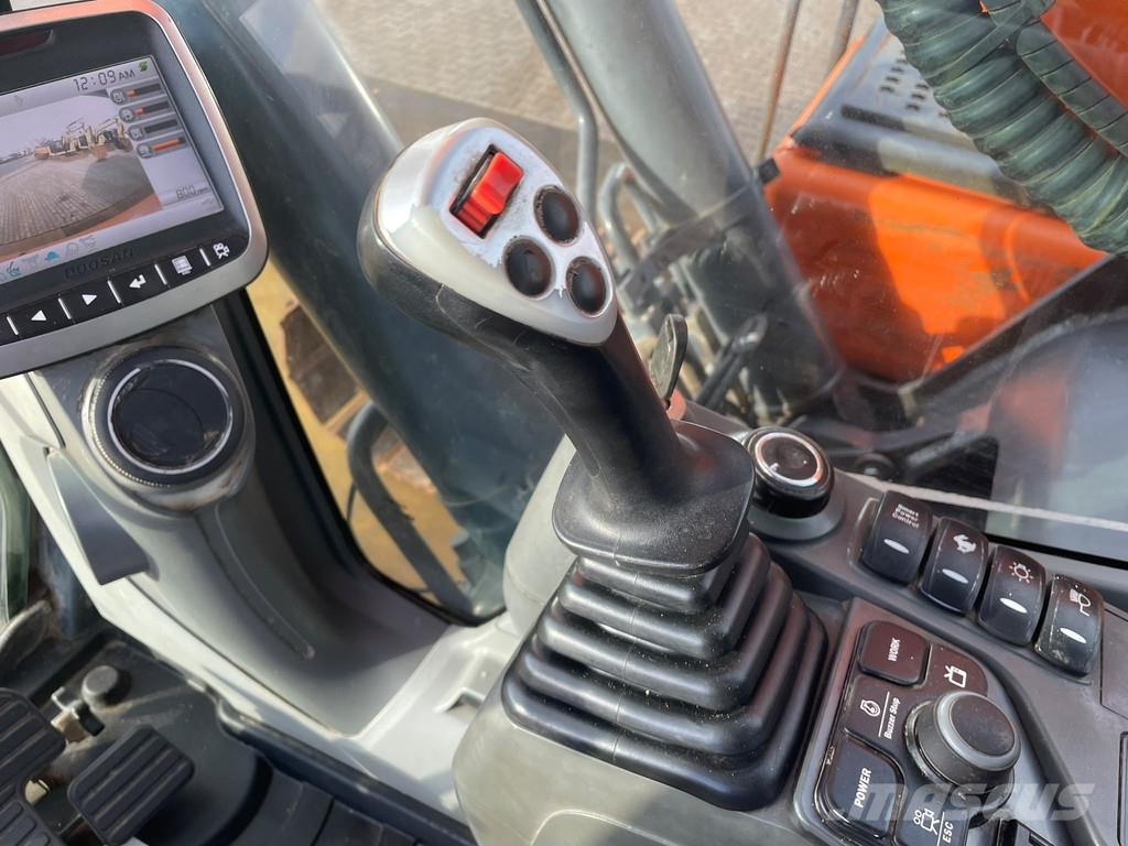 Doosan DX255LC-5 حفارات زحافة