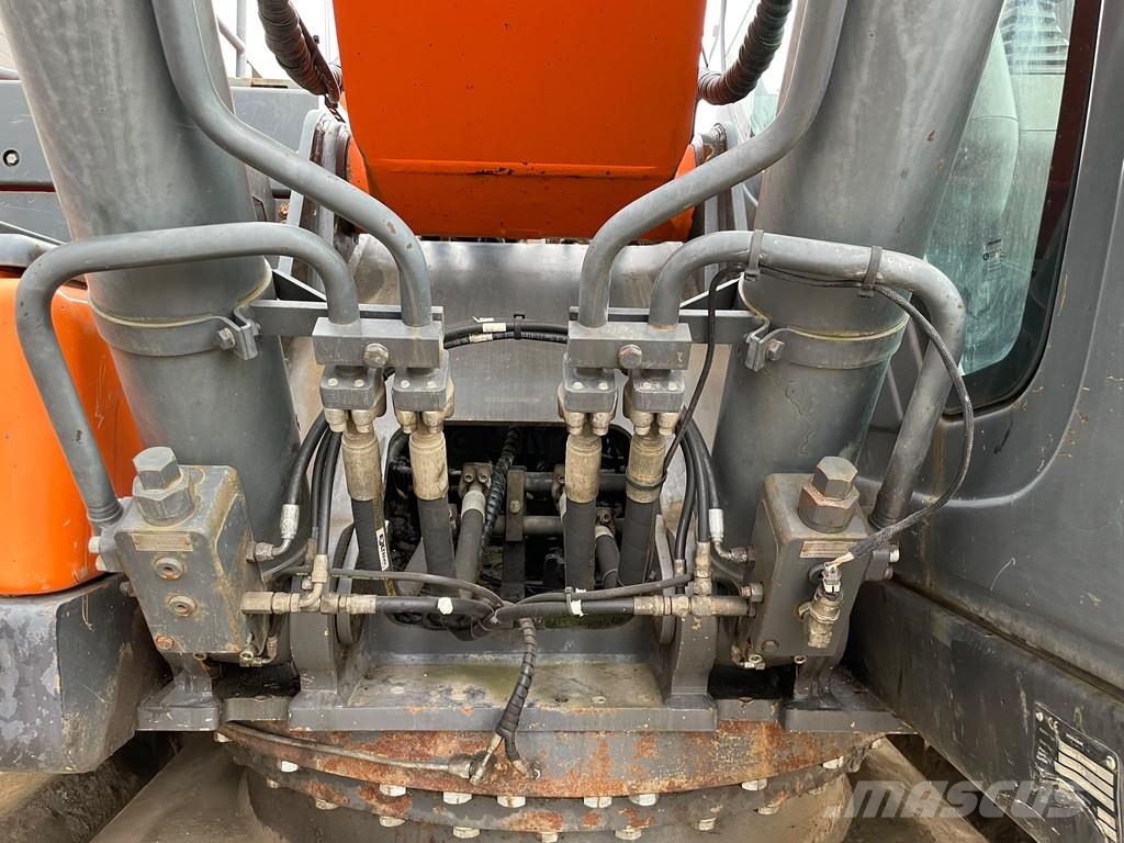 Doosan DX255LC-5 Bagri goseničarji