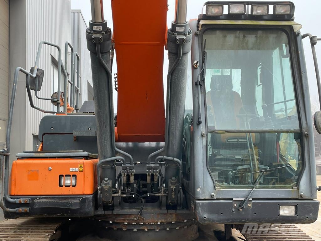 Doosan DX255LC-5 Bagri goseničarji