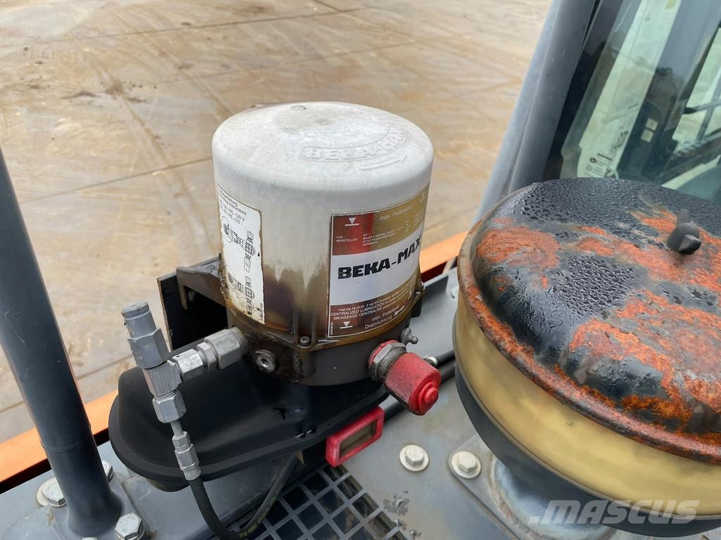 Doosan DX255LC-5 Bagri goseničarji