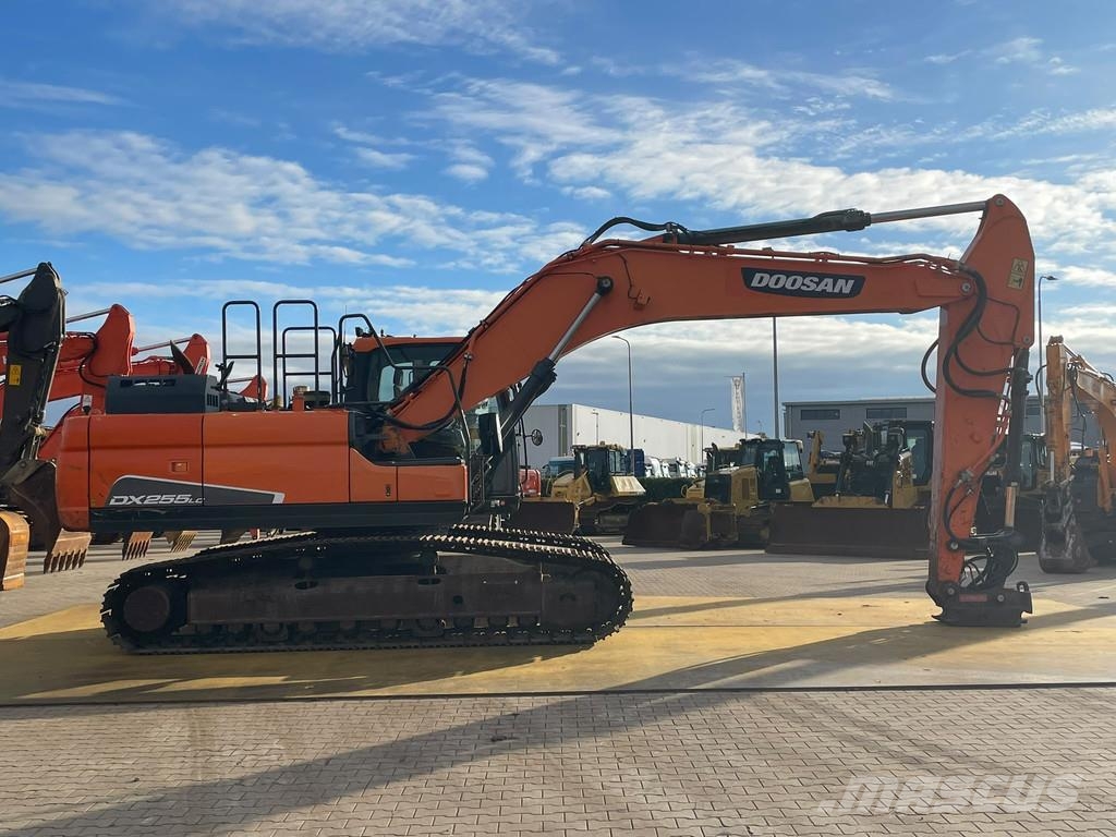 Doosan DX255LC-5 حفارات زحافة