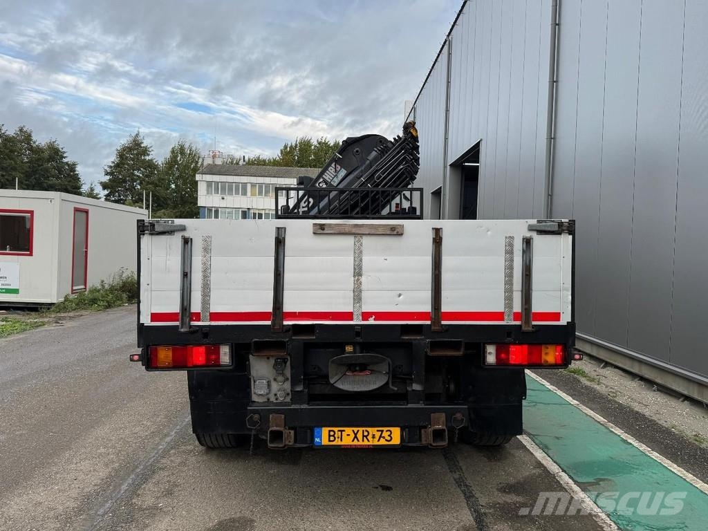 DAF CF 85.360 8x2 + HIAB 422E8 + REMOTE CONTROL Flatbed / Dropside trucks