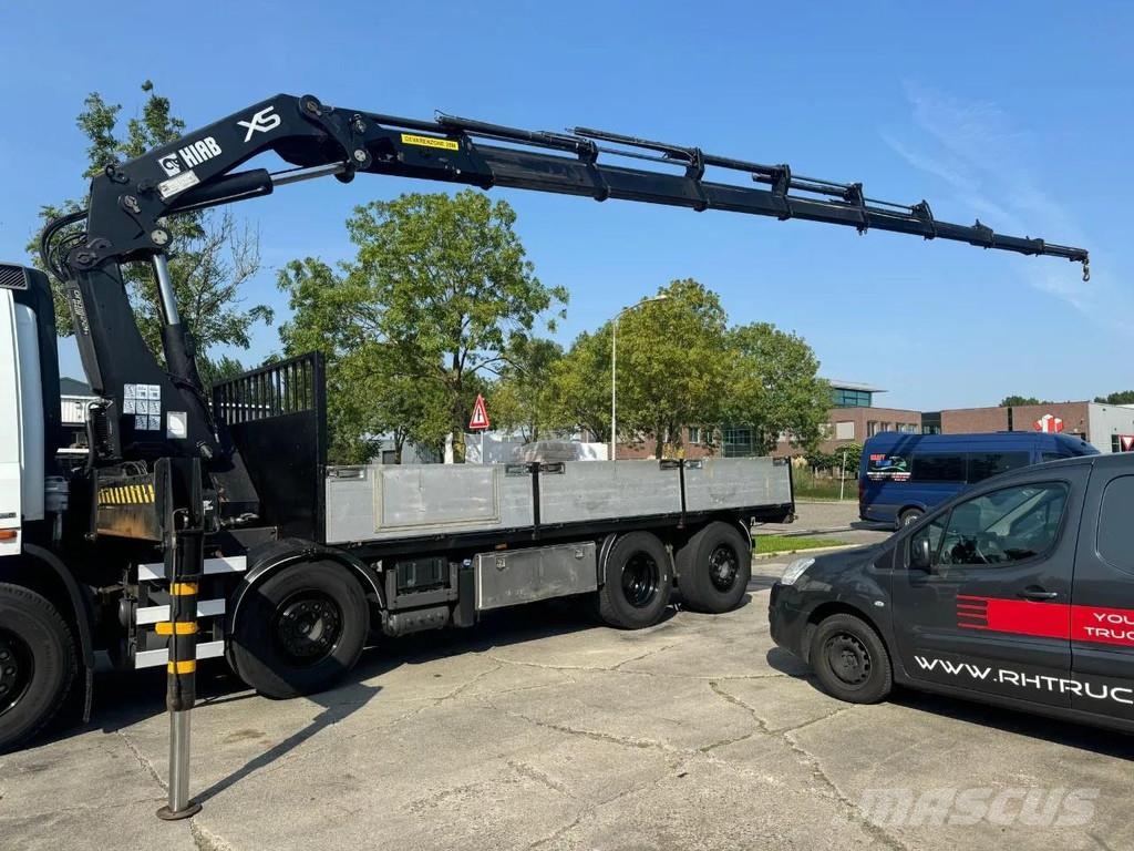 DAF CF 85.360 8x2 + HIAB 422E8 + REMOTE CONTROL Flatbed / Dropside trucks