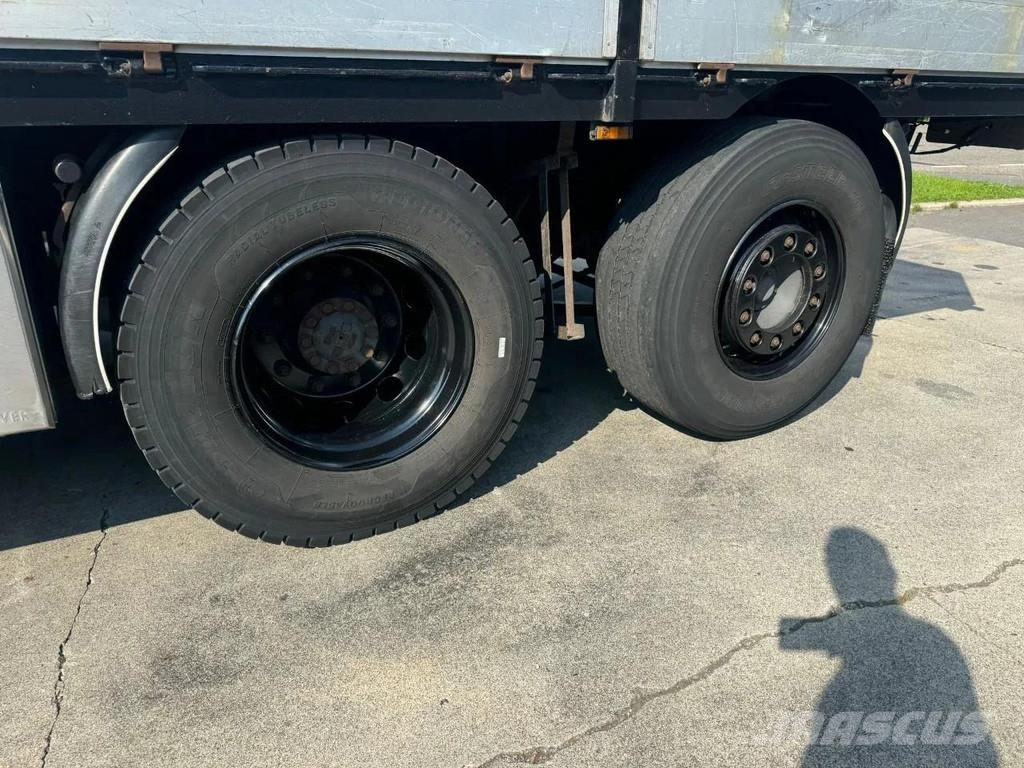 DAF CF 85.360 8x2 + HIAB 422E8 + REMOTE CONTROL Flatbed / Dropside trucks
