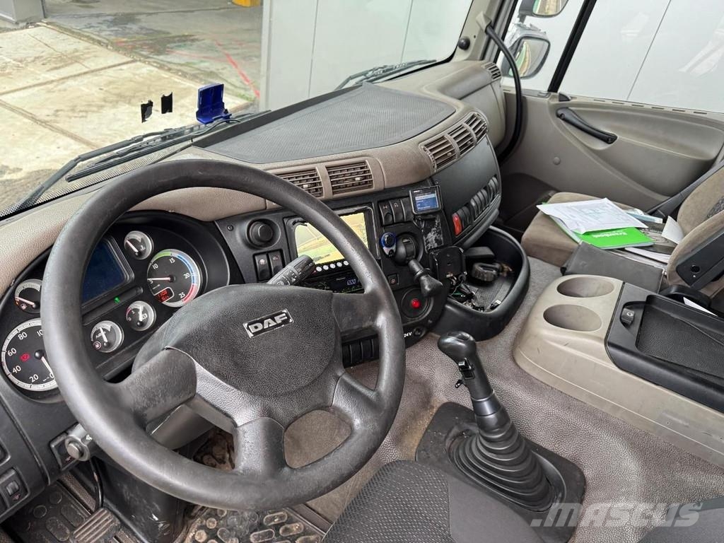DAF CF 85.360 8x2 + HIAB 422E8 + REMOTE CONTROL Flatbed / Dropside trucks