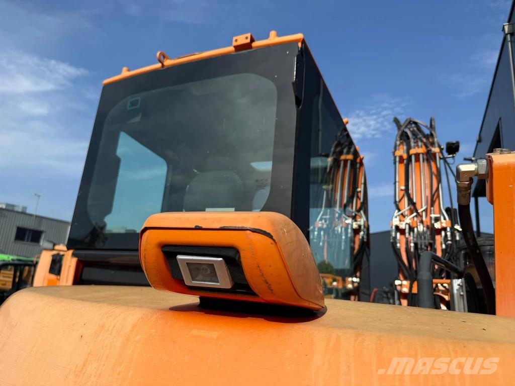 Komatsu PW98MR-10 | A/C Midikaivukoneet 7t - 12t