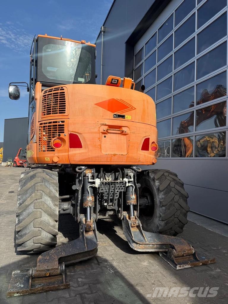 Komatsu PW98MR-10 | A/C Середні екскаватори 7т. - 12т.