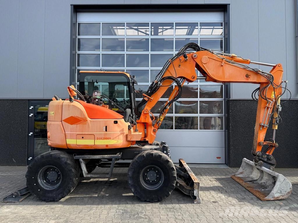 Komatsu PW98MR-10 | A/C Середні екскаватори 7т. - 12т.