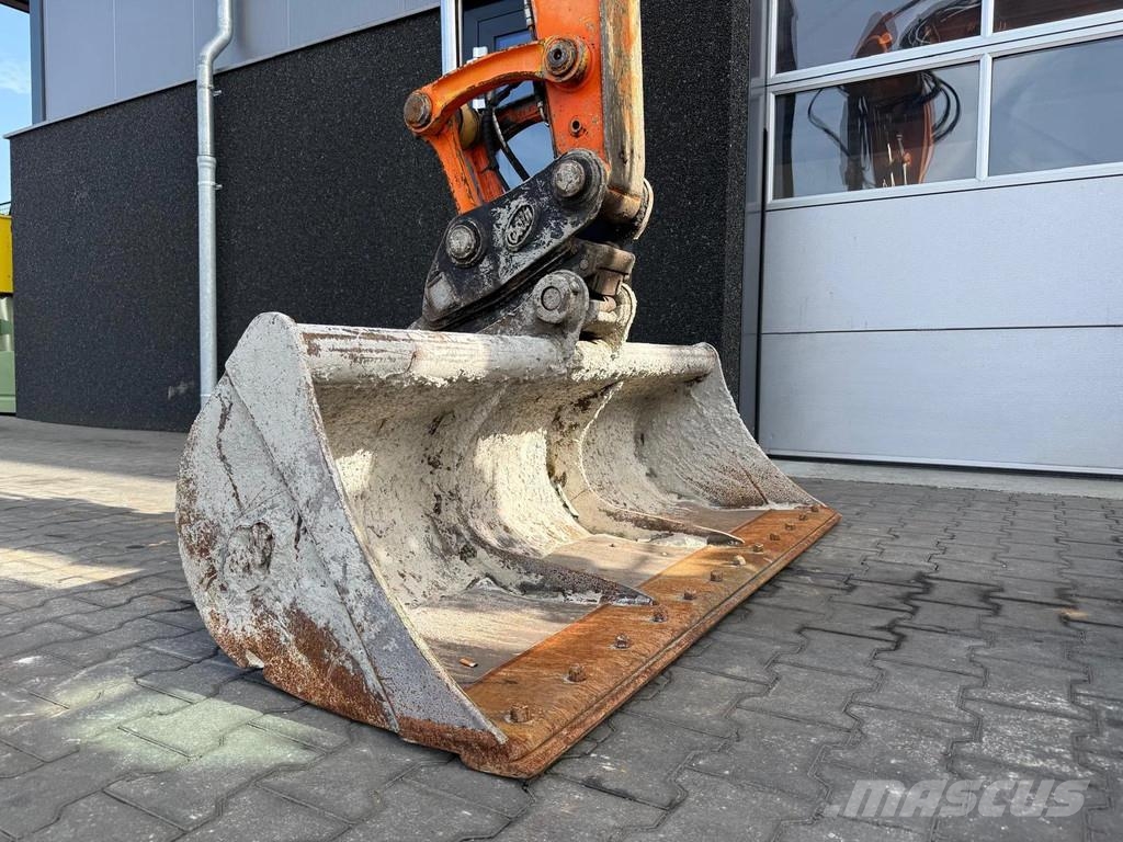 Komatsu PW98MR-10 | A/C Midikaivukoneet 7t - 12t