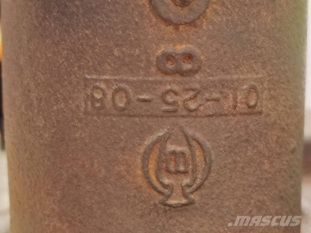 John Deere Thermostat housing DZ101703 John Deere 8345R Radiatoriai