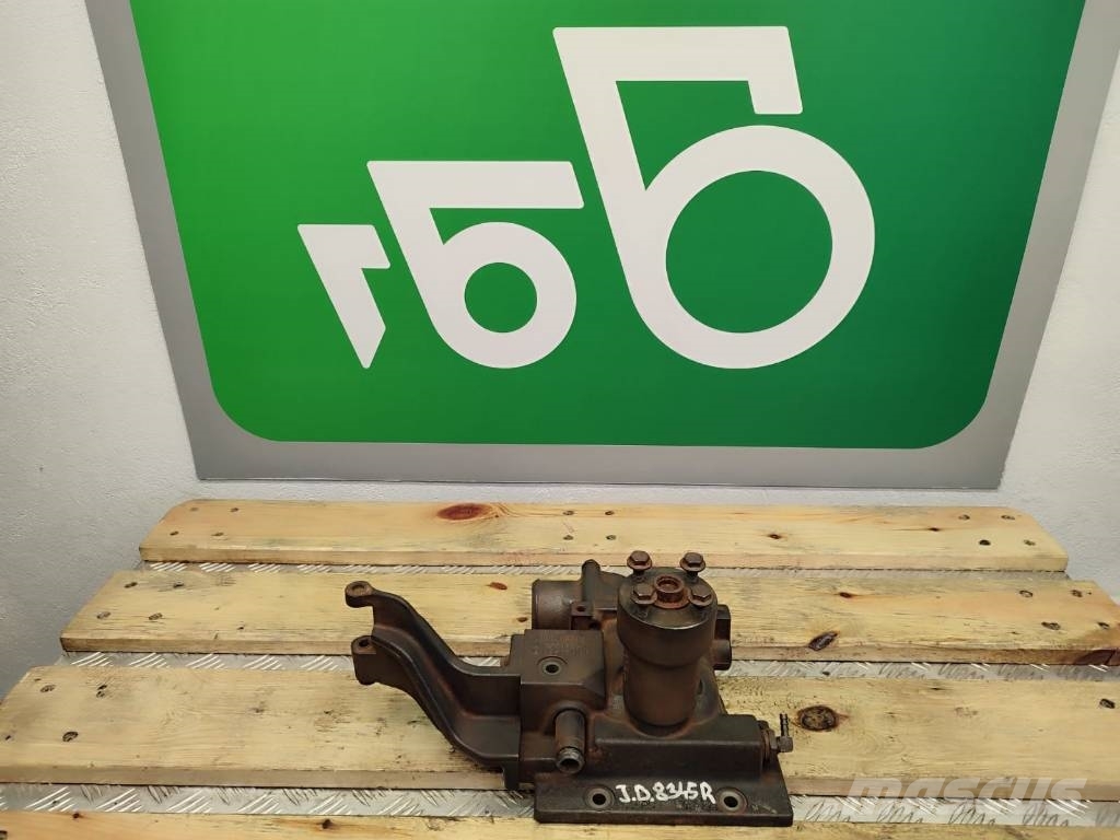 John Deere Thermostat housing DZ101703 John Deere 8345R Radiatoriai