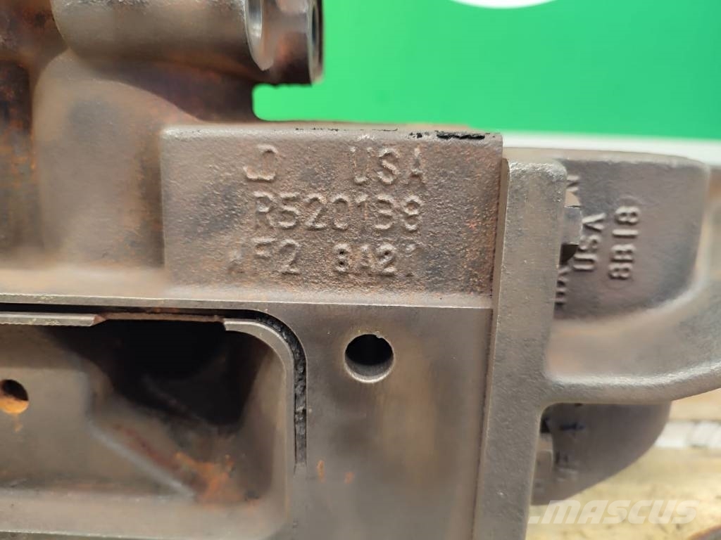 John Deere Thermostat housing DZ101703 John Deere 8345R Radiatoriai