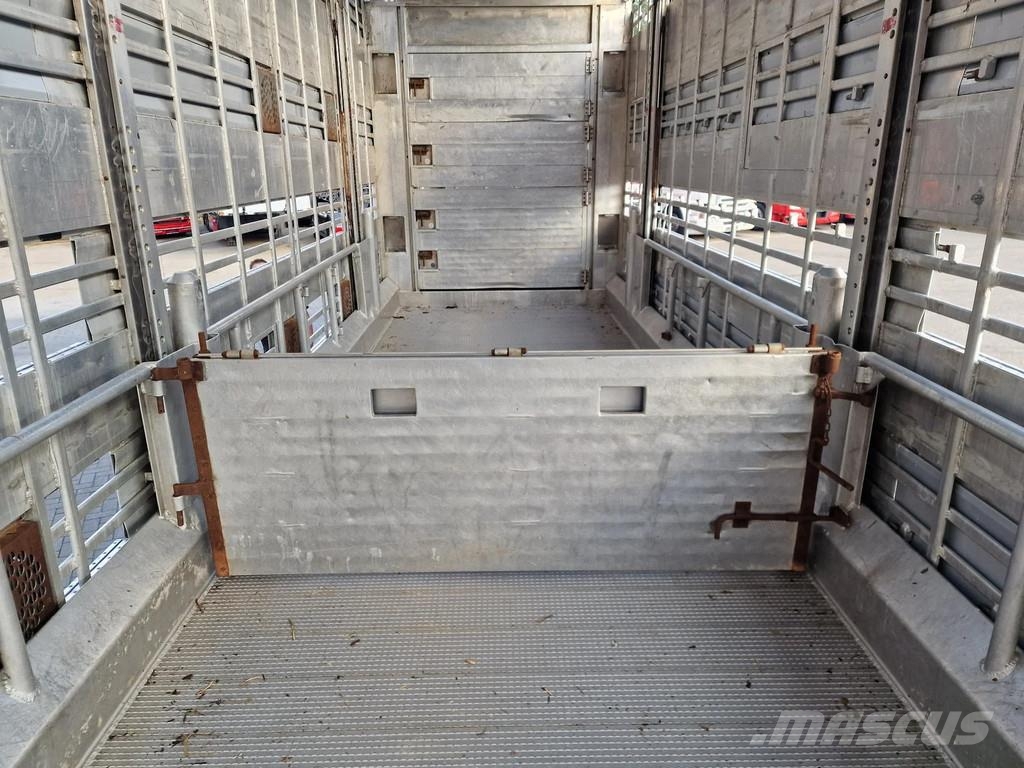 Pezzaioli 3 stock livestock - Water & Ventilation - Lifting Semi Reboques Transporte Animais