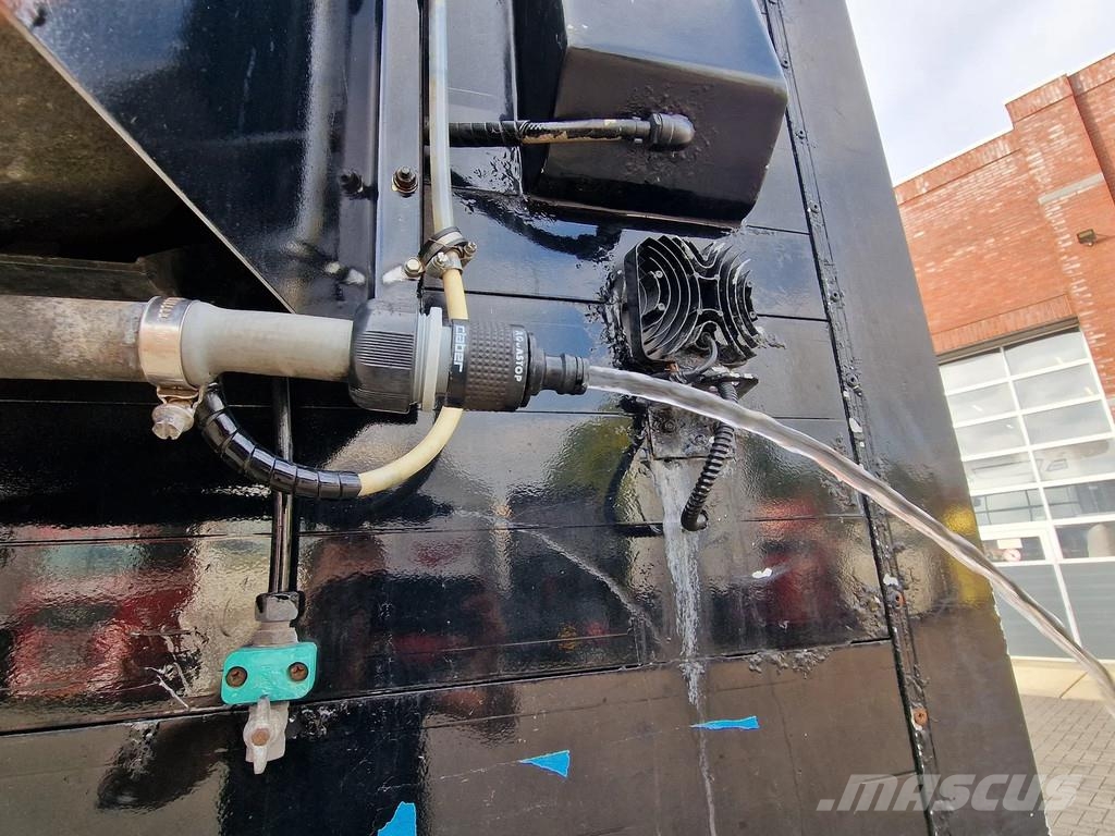 Pezzaioli 3 stock livestock - Water & Ventilation - Lifting Semi Reboques Transporte Animais