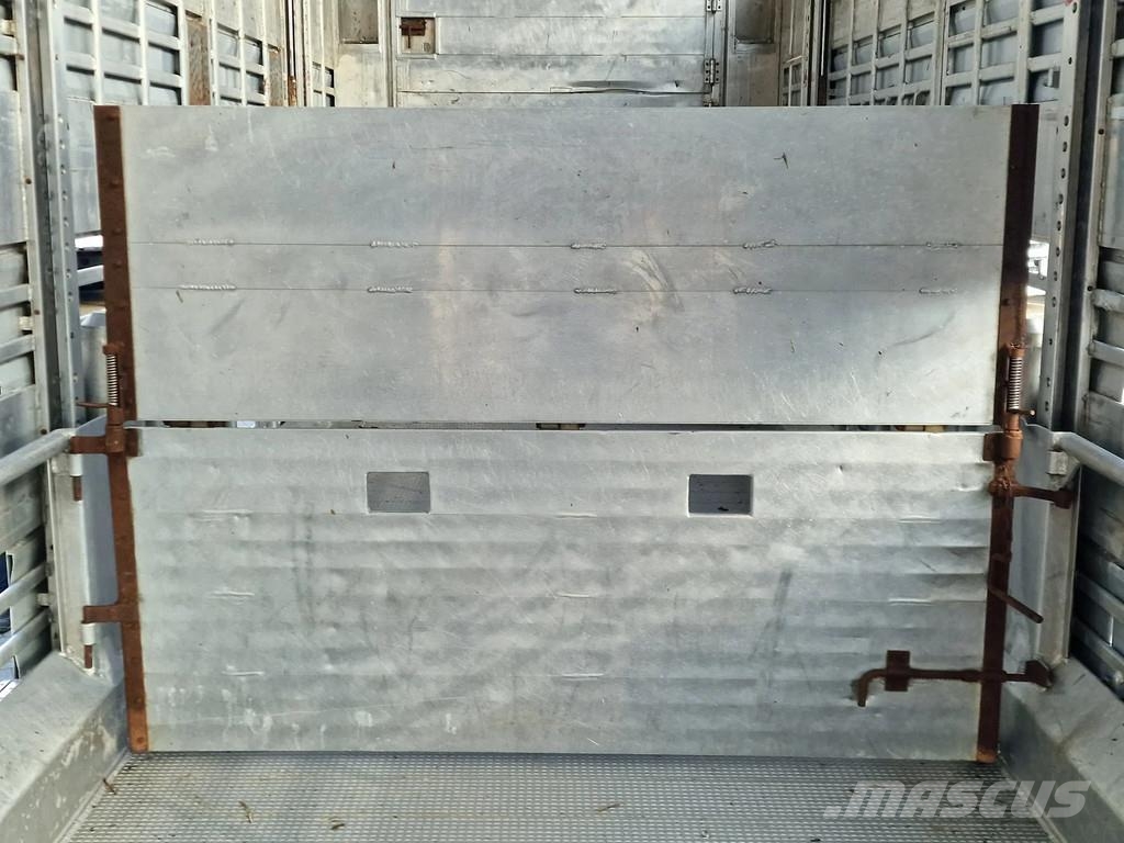 Pezzaioli 3 stock livestock - Water & Ventilation - Lifting Semi Reboques Transporte Animais