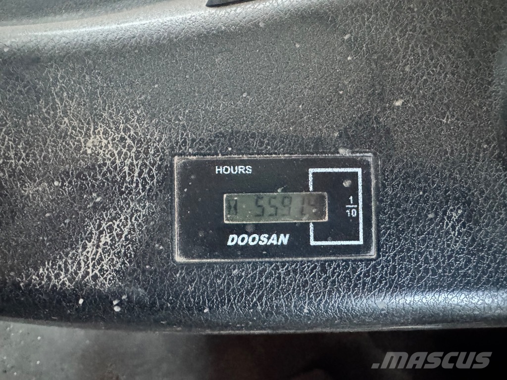Doosan DL 250 Iekrāvēji uz riteņiem
