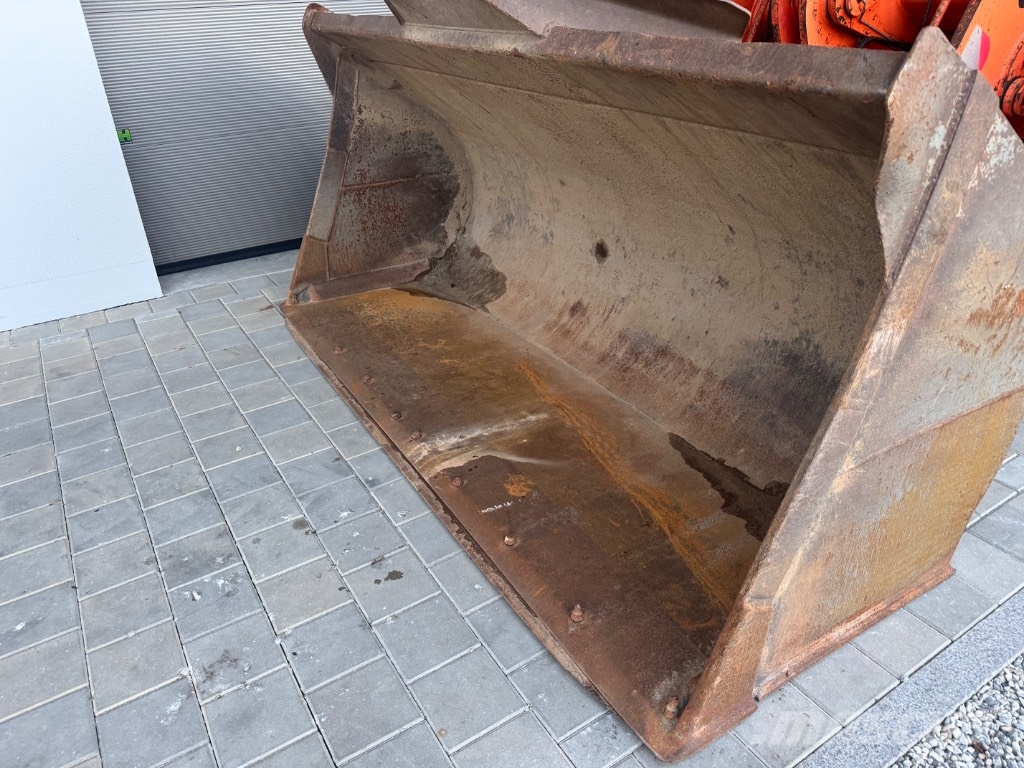 Doosan DL 250 Iekrāvēji uz riteņiem