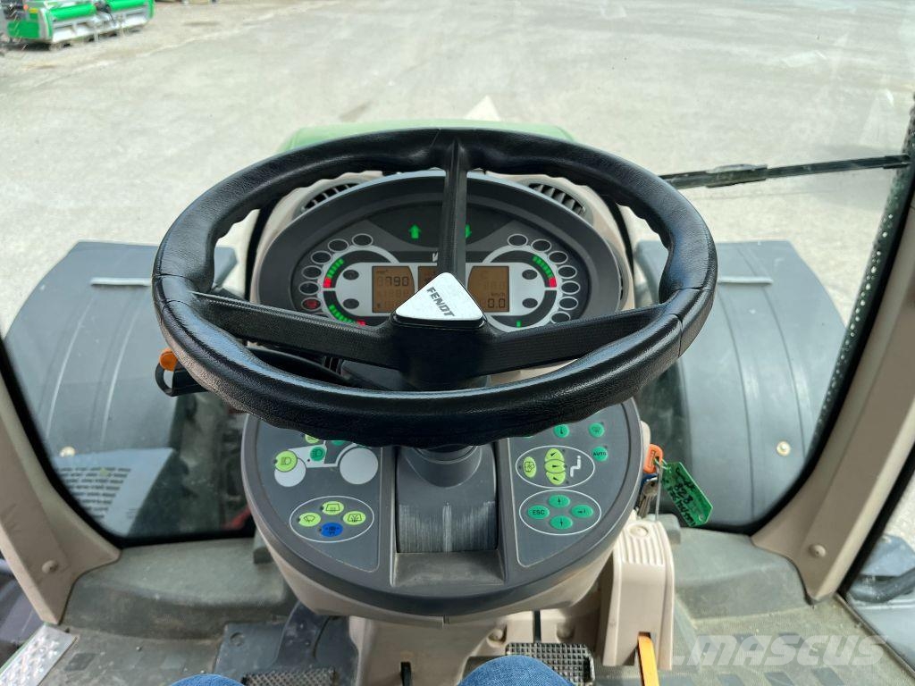 Fendt 828 VARIO PROFI Tractoren