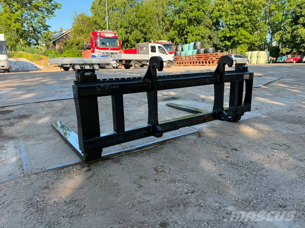 SE Equipment volvo palletforks 240cm wide! / palletvorken Pallegafler