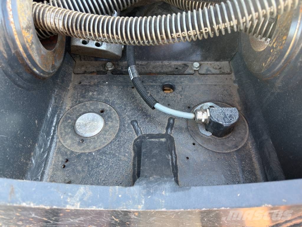 OilQuick OQ70/55 - ZX210 / ZX220 / ZX225 - DEMO Quick connectors