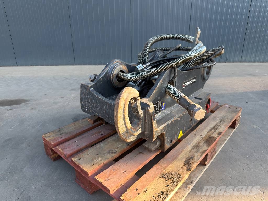 OilQuick OQ70/55 - ZX210 / ZX220 / ZX225 - DEMO Quick connectors