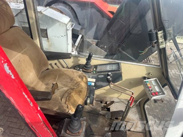Hitachi KH 125-3 Grúas de oruga