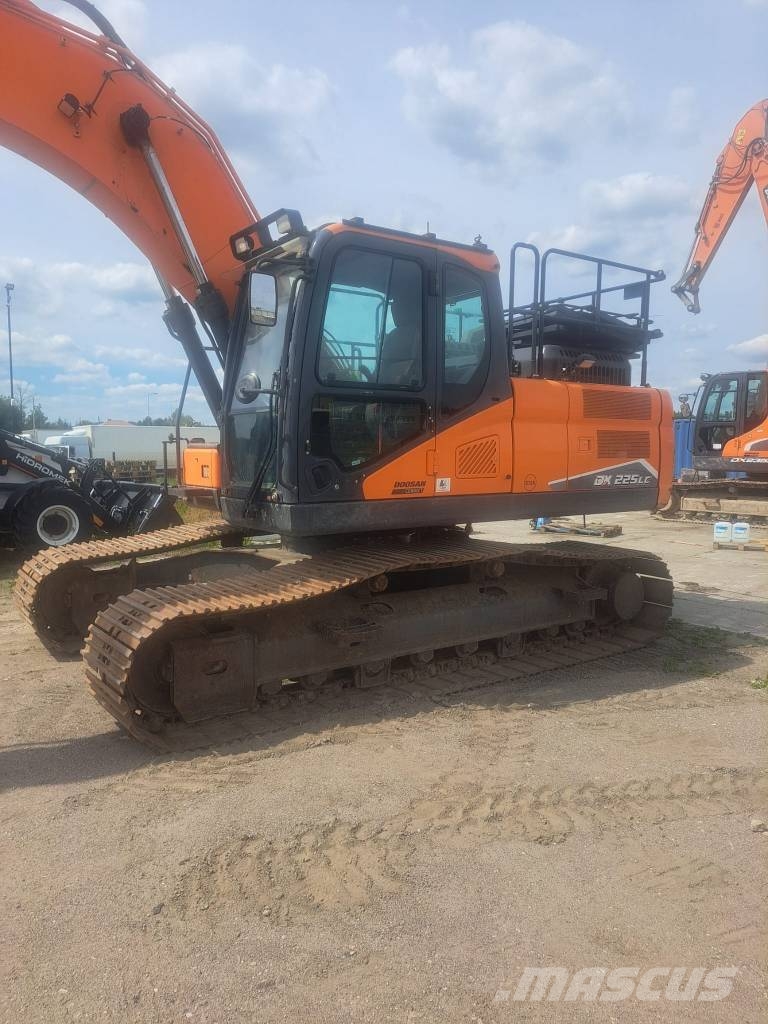 Doosan DX 225 LC Roomikekskavaatorid