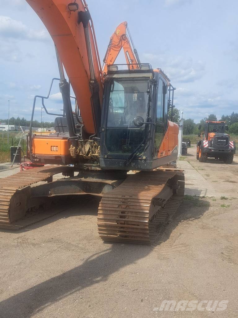Doosan DX 225 LC Roomikekskavaatorid