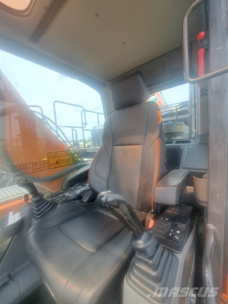 Doosan DX 225 LC Roomikekskavaatorid