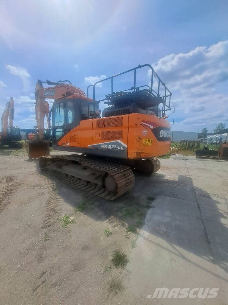 Doosan DX 225 LC Roomikekskavaatorid