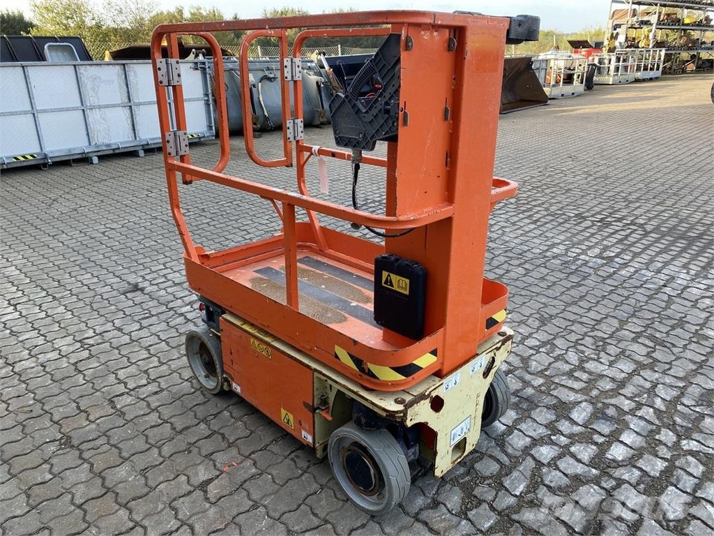 JLG 1230ES Henkilönostimet ja nostolaitteet