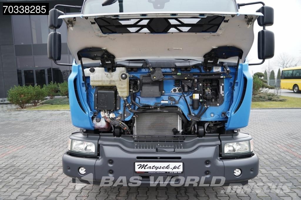 Renault D 240 D 4X2 Chassis met cabine