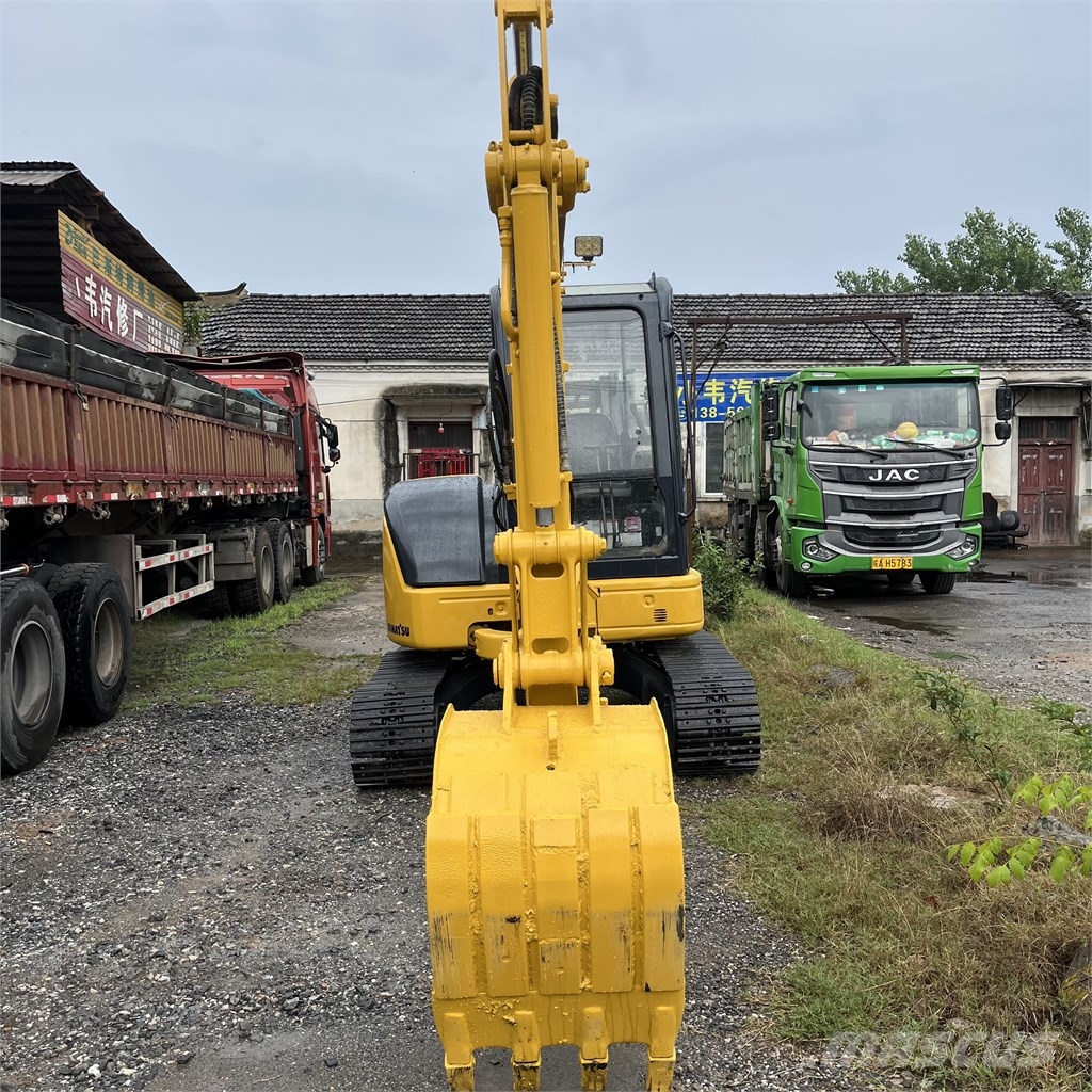 Komatsu PC35 Bagri goseničarji