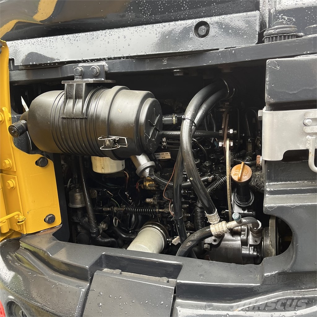 Komatsu PC35 Bagri goseničarji