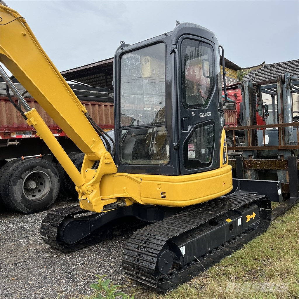 Komatsu PC35 Bagri goseničarji