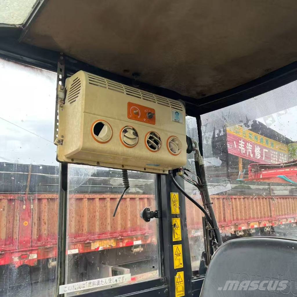 Komatsu PC35 Bagri goseničarji