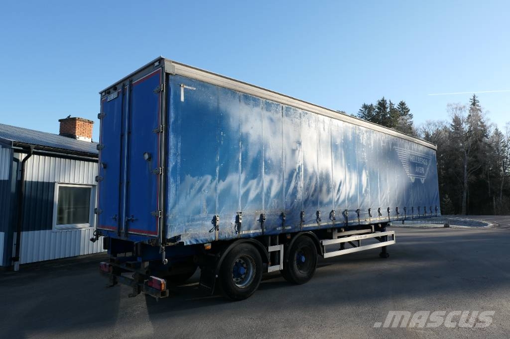 Montracon C2a Gardintrailer Semi-trailer med Gardinsider