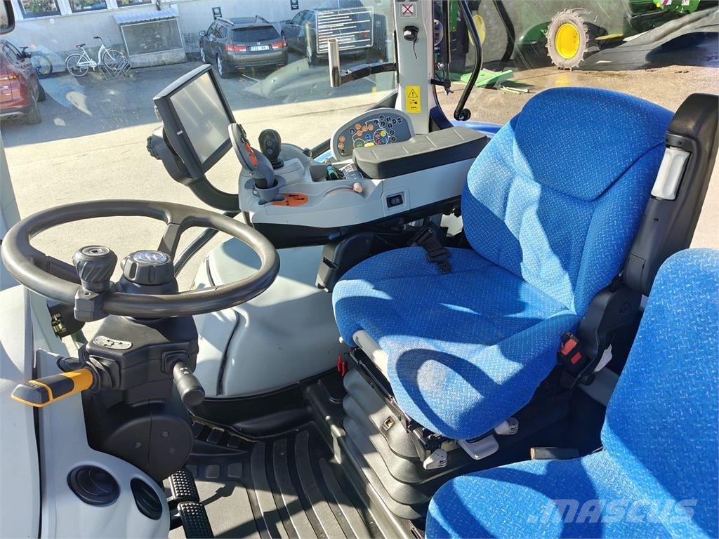 New Holland T7.270 AC الجرارات