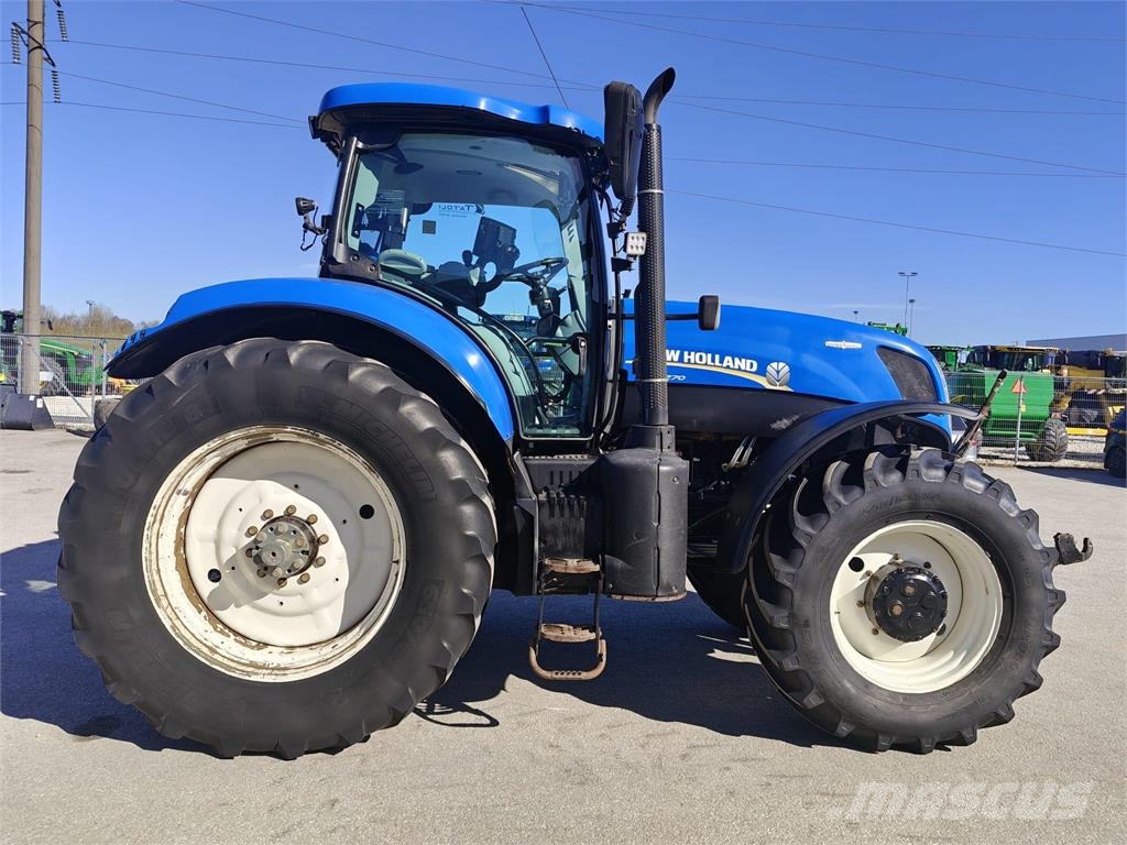 New Holland T7.270 AC الجرارات