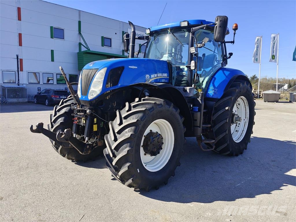 New Holland T7.270 AC الجرارات