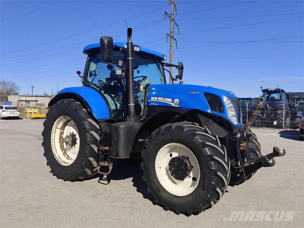 New Holland T7.270 AC الجرارات