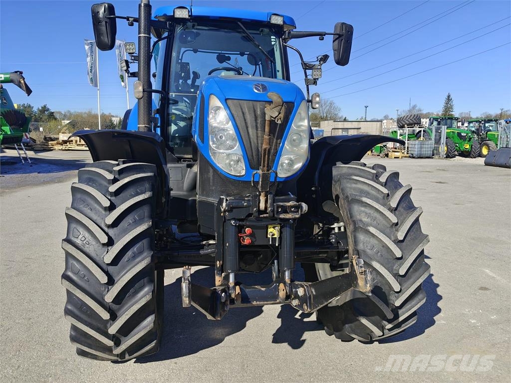 New Holland T7.270 AC الجرارات
