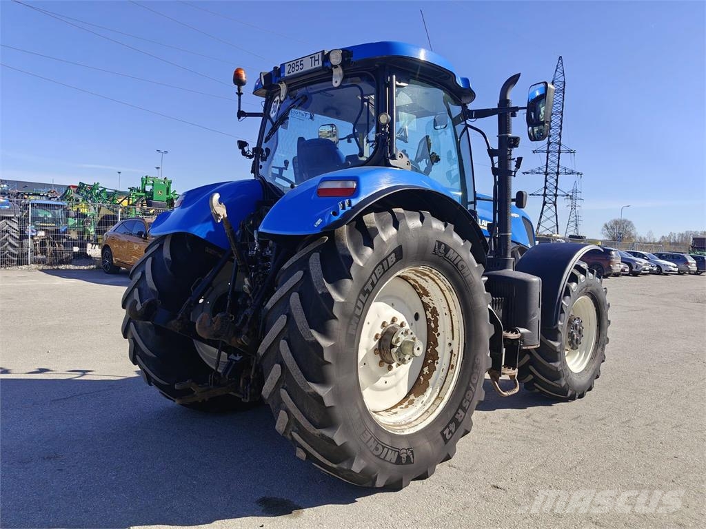New Holland T7.270 AC الجرارات